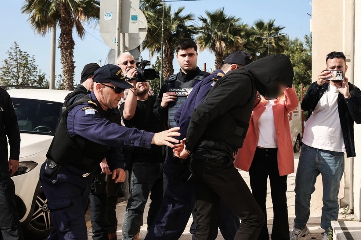 Προφυλακίστηκε ο 20χρονος για τη δολοφονία του 27χρονου – «Δεν ήθελε να τον σκοτώσει, επιχείρησε να αυτοκτονήσει» - Τα μέτρα ασφαλείας ήταν δρακόντεια σήμερα στο Ναυτοδικείο Πειραιά