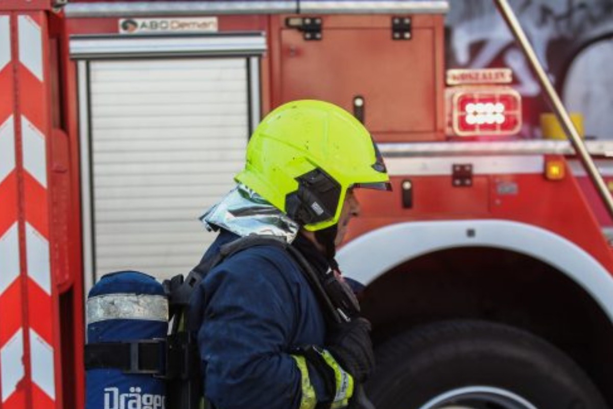 Φωτιά στο Ωραιόκαστρο: Ήχησε το 112, έκτακτη ανακοίνωση του δήμου - «Κλείστε πόρτες και παράθυρα»