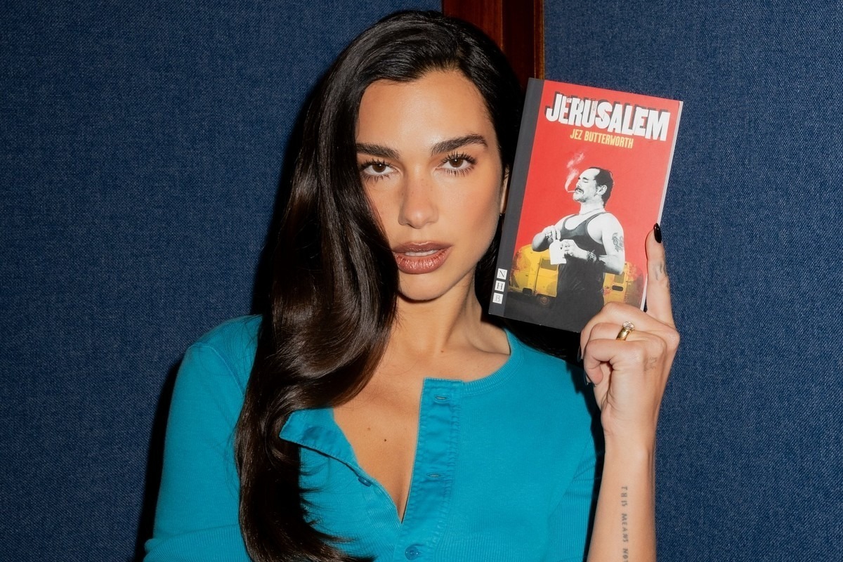Η Dua Lipa άνοιξε βιβλιοπωλείο, αλλά γιατί μιλούν όλοι γι` αυτό;