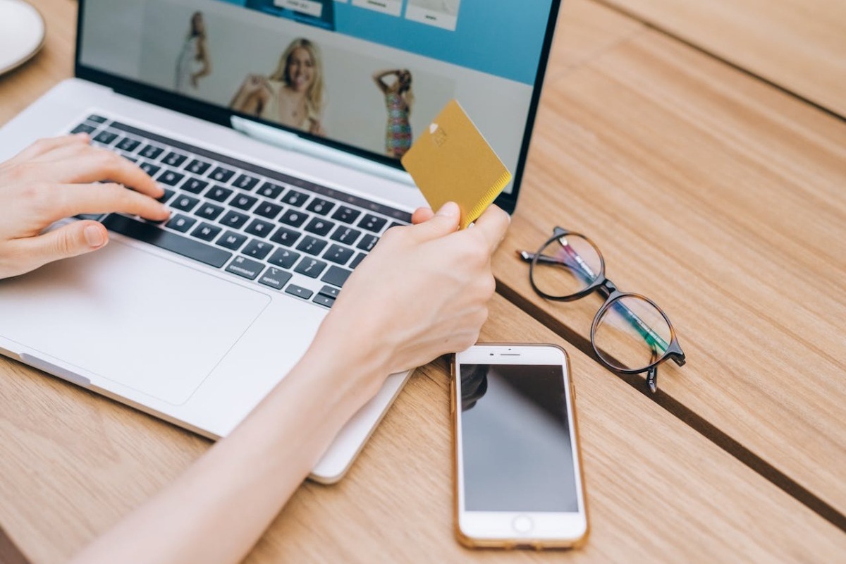 Κάντε τις Αγορές σας στο Answear πιο Αποδοτικές με το Αμεσο Cashback της ZEN.COM