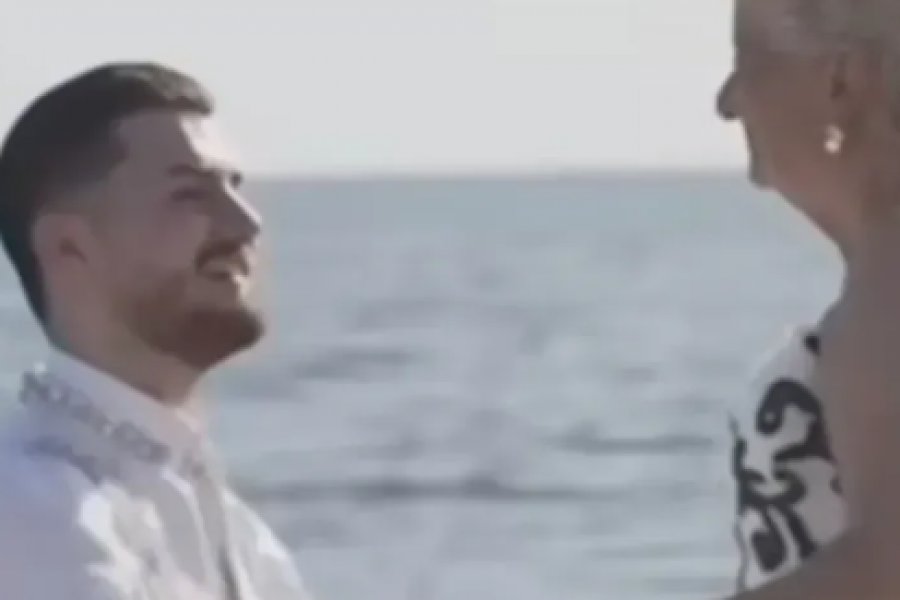 Εκείνος 21, εκείνη 80 ‑ Τι απαντά ο Τούρκος γαμπρός σε όσους λένε ότι θέλει τα λεφτά της