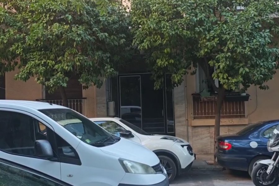 Εκκενώθηκαν δύο πολυκατοικίες στην Καλλιθέα, για ανάλυση τα φιαλίδια που ενδέχεται να περιέχουν επικίνδυνη ουσία