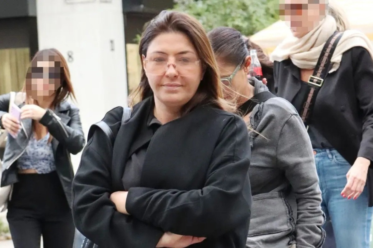 Έλενα Παπαρίζου: Εσπευσμένη νοσηλεία σε ιδιωτικό θεραπευτήριο – Τι λένε οι πληροφορίες για την κατάστασή της - Η αναβολή της εμφάνισής της με τον Τάκη Ζαχαράτο στις 18 Μαρτίου έδωσε το έναυσμα για τις αποκαλύψεις σχετικά με το πρόβλημα υγείας της τραγουδίστριας