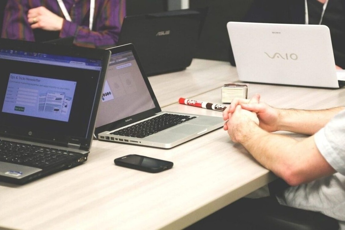 Κατώτατος μισθός: Κλειδώνει στα 930-940 ευρώ - Τι κερδίζουν δημόσιοι και ιδιωτικοί υπάλληλοι