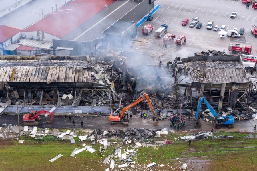 Νέο ηχητικό ντοκουμέντο από την έκρηξη στη Βιολάντα, ο εκκωφαντικός θόρυβος από 8 χιλιόμετρα - Kάμερα ασφαλείας στην Αγία Μονή Τρικάλων, κατέγραψε τη στιγμή της έκρηξης σε απόσταση περίπου 8 χλμ. από την βιομηχανία της Βιολάντα