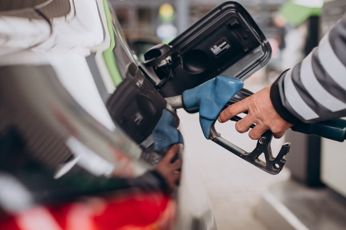 Καύσιμα: Πλαφόν στις τιμές θέτει η Πολωνία - Πιέζονται τα ευρωπαϊκά κράτη από τις αυξήσεις στις τιμές των καυσίμων εξαιτίας του πολέμου στο Ιράν
