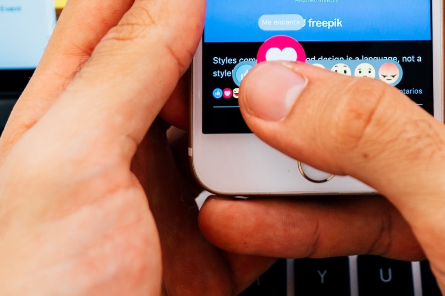 Meta: AI «φρουρός» ηλικίας σε Facebook και Instagram – Πώς εντοπίζονται ανήλικοι