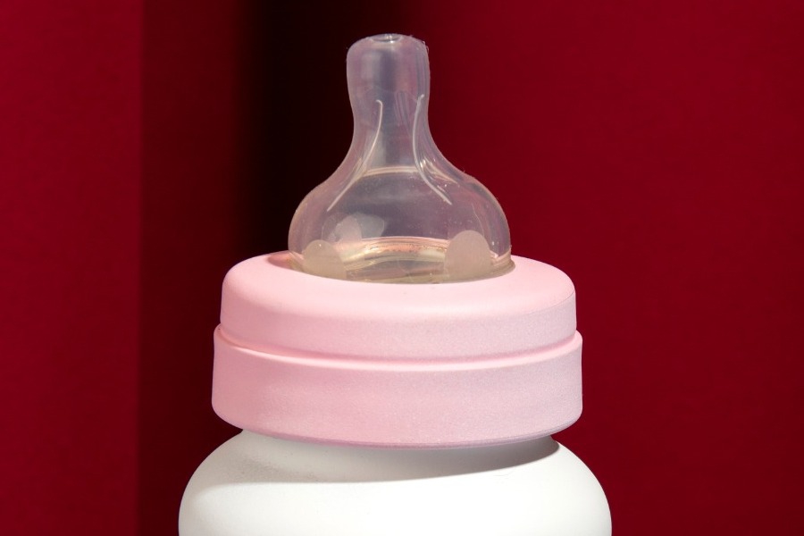 Βρετανία: Δεκάδες δηλητηριάσεις από γάλατα για βρέφη