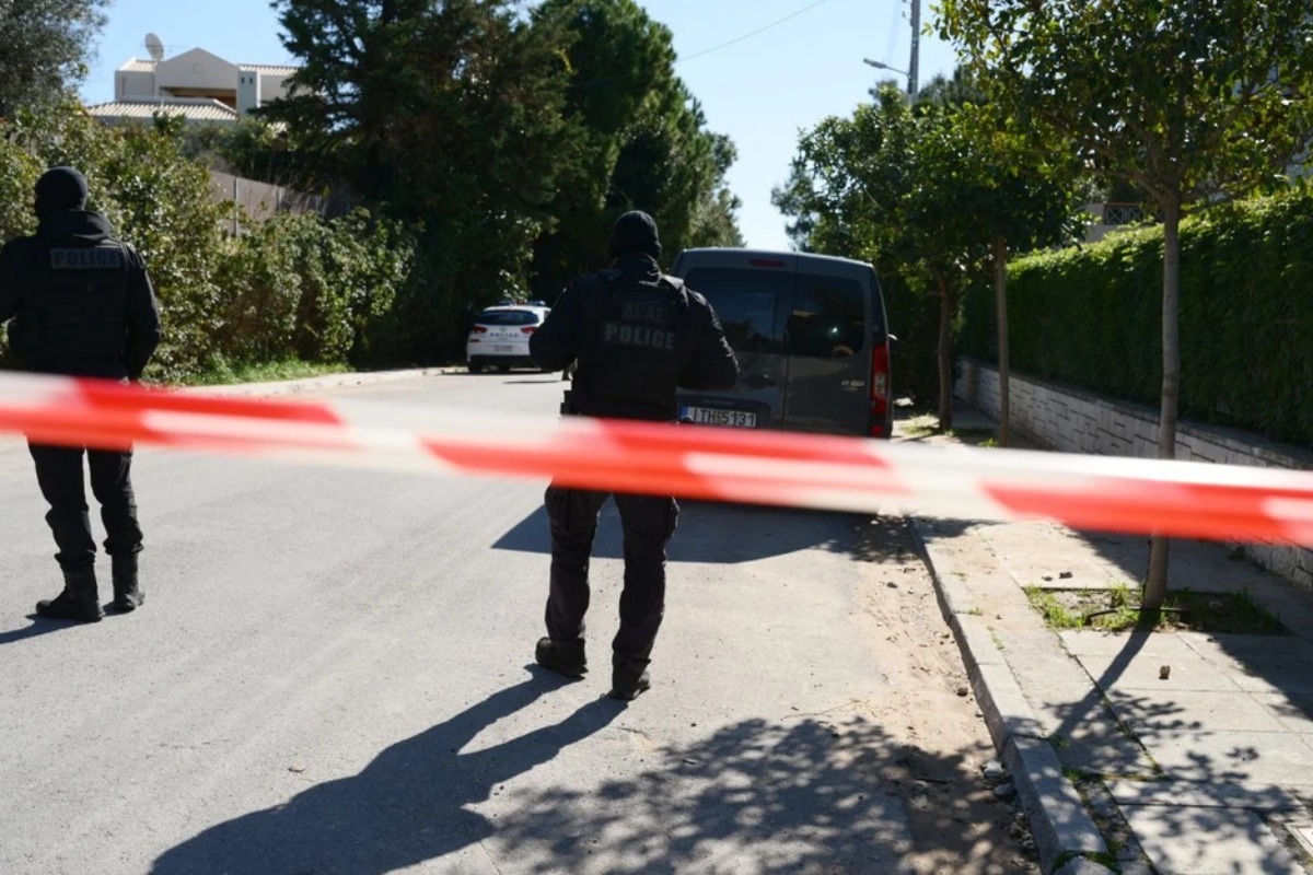 Μεγάλη επιχείρηση του ελληνικού FBI για απάτες εκατομμυρίων: Γνωστος TikToker και επιχειρηματίας της εστίασης στους συλληφθέντες - Στη δικογραφία περιλαμβάνονται ακόμα: πρώην παίκτης ριάλιτι μαγειρικής, μοντέλο, ηθοποιός και άλλοι