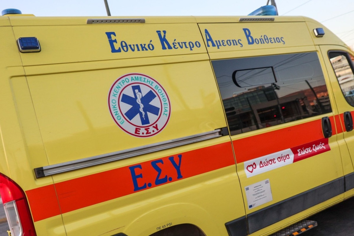 Ηράκλειο: Γυναίκα γέννησε μέσα σε ασθενοφόρο - 30` μετά μητέρα και νεογνό μεταφέρθηκαν στο ΠΑΓΝΗ - Όλα κύλησαν κατ`ευχήν με τη βοήθεια της μαίας και του γιατρού