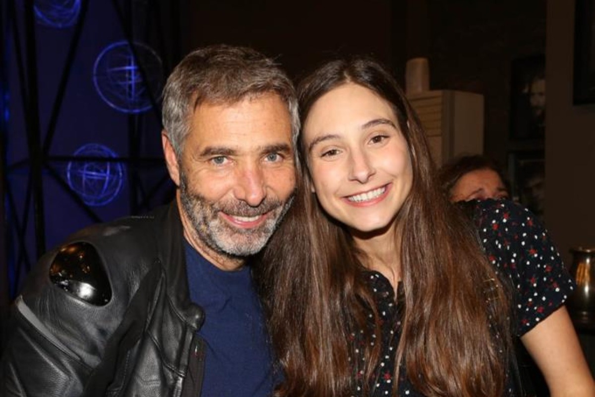 Η Φωτεινή Αθερίδου αντέδρασε σε ερώτηση για τον χωρισμό του πατέρα της με τη Σμαράγδα Καρύδη - Τώρα θα σταματήσει η συνέντευξη