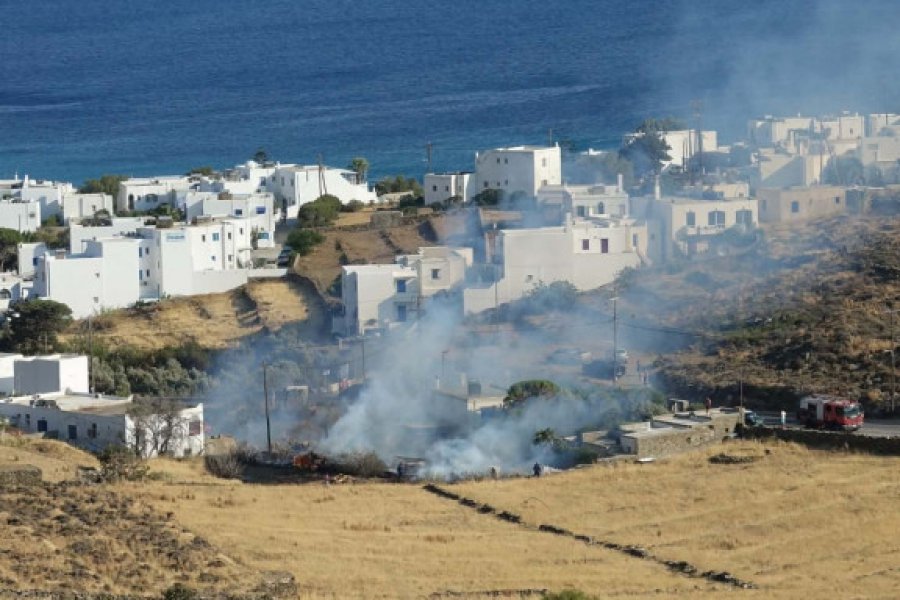 Φωτιά στην Τήνο - Αμεση κινητοποίηση της Πυροσβεστικής