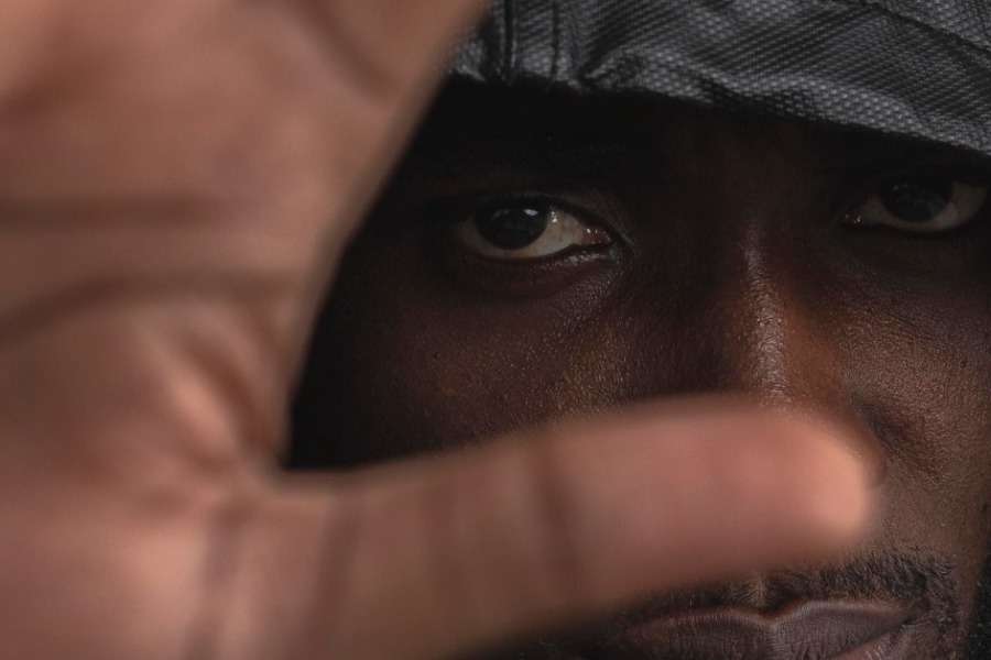 Μαχαίρια, ναρκωτικά και λεφτά στα χέρια του Σουδανού που παρέσυρε και εγκατέλειψε την 16χρονη στη Λιοσίων