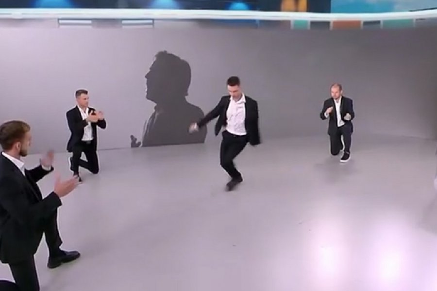 Γιώργος Μαζωνάκης: Το ζεϊμπέκικο‑αφιέρωμα στη μνήμη του από τη Μίνα Καραμήτρου