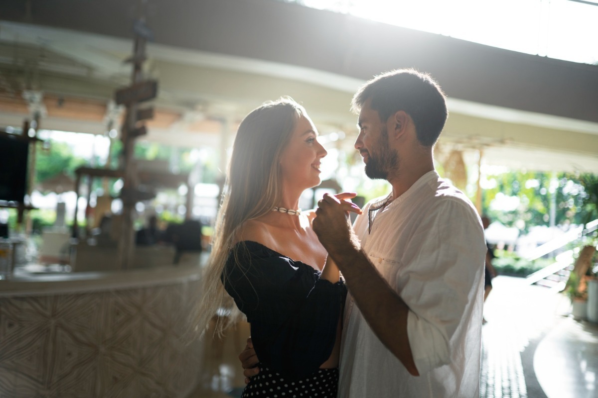 Πως το «throning» έχει γίνει ένα από τα μεγαλύτερα προβλήματα στις εpωτικές σχέσεις