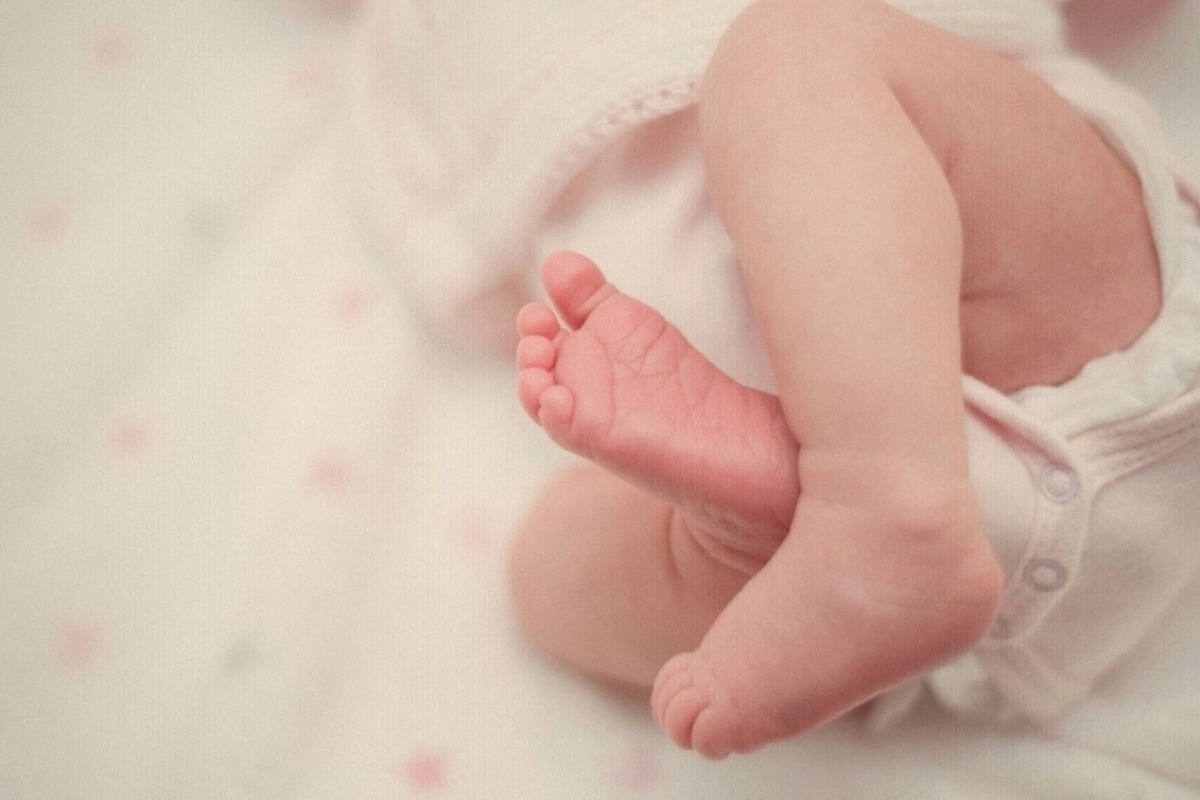 Τραγωδία με νοεγέννητο βρέφος: Δεν τα κατάφερε μετά από αεροδιακομιδή από τη Ρόδο στο Ηράκλειο - Το νεογέννητο έχασε τη μάχη για τη ζωή παρά τις προσπάθειες των γιατρών, σκορπίζοντας τη θλίψη στην οικογένειά του