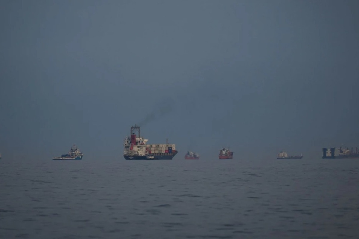 Τρία φορτηγά πλοία δέχτηκαν πυρά στο Στενό του Ορμούζ σήμερα, ανάμεσά τους και το ελληνόκτητο «Epaminondas» - Ιρανικό πρακτορείο μετέδωσε ότι πλοίο «αγνόησε τις προειδοποιήσεις των ιρανικών στρατιωτικών δυνάμεων»