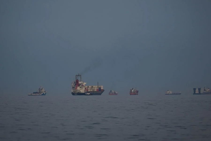 Αρχισαν οι διελεύσεις από τα Στενά του Ορμούζ; Πέρασαν πλοία LNG και μεταφοράς εμπορευματοκιβωτίων - Σταδιακή επαναφορά της ναυσιπλοΐας