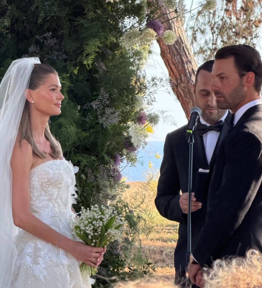 Η Αμαλία Κωστοπούλου δημοσίευσε φωτογραφίες από τον γάμο της με τον Τζέικ Μέντγουελ