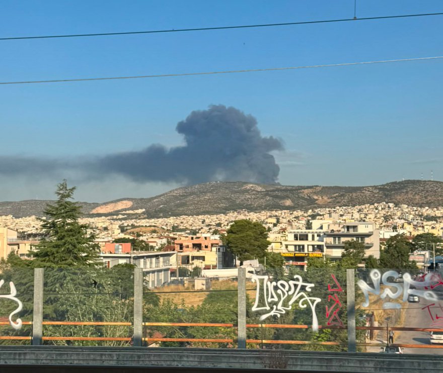 Η στιγμή της έκρηξης στην επιχείρηση που τυλίχθηκε στις φλόγες στον Ασπρόπυργο: Έντεκα τραυματίες, οι 3 διασωληνωμένοι