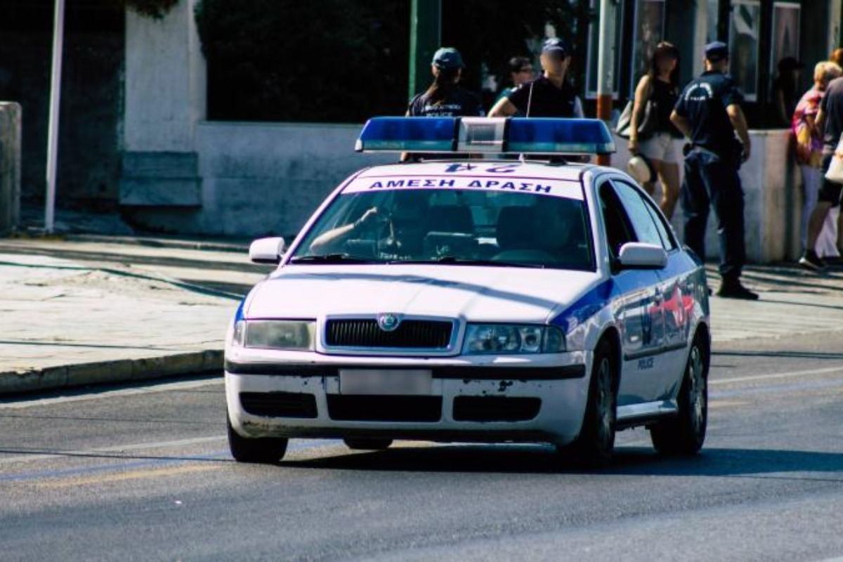 Αγρίνιο: Ανδρας εισέβαλλε στο γραφείο του δημάρχου, τον απείλησε και δάγκωσε υπάλληλο - Ο δήμαρχος Γιώργος Παπαναστασίου βρέθηκε αντιμέτωπος με τον άνδρα που εκτός από φραστικά του επιτέθηκε με μια ομπρέλα