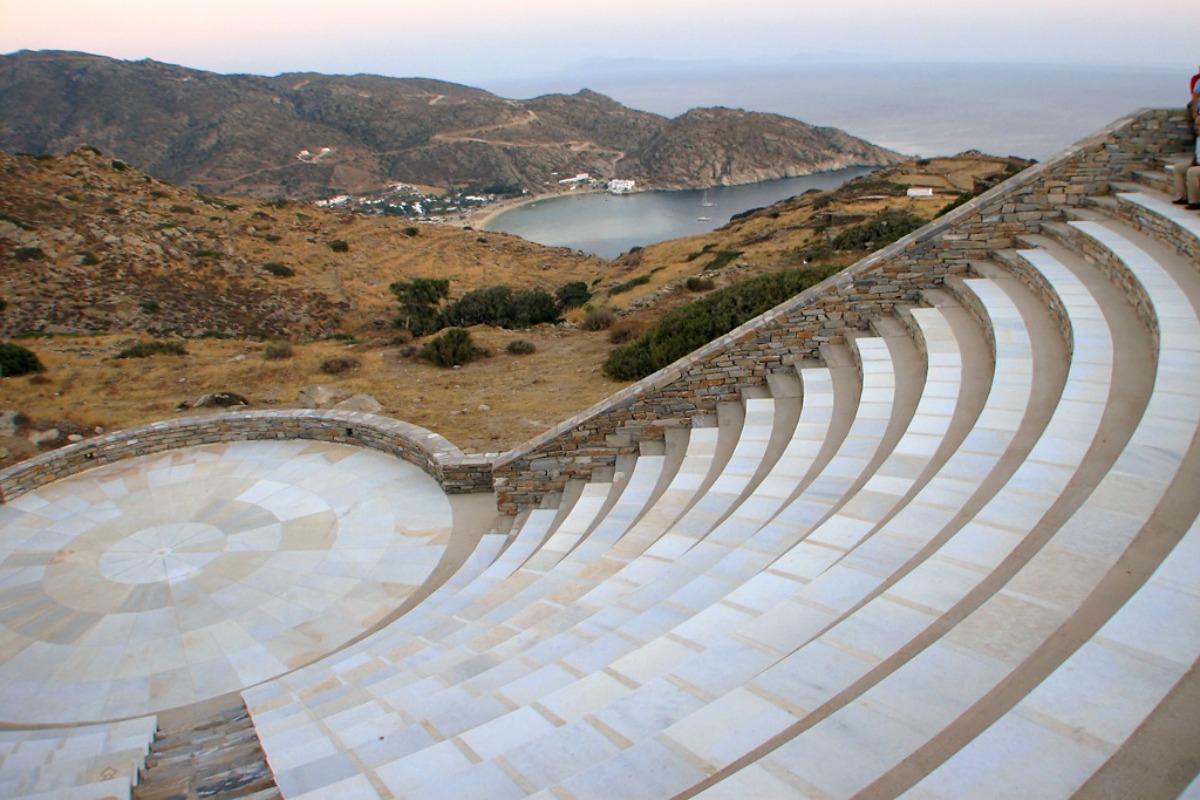 Το ελληνικό νησί που τα διεθνή μέσα ονόμασαν «βασίλισσα των αντιθέσεων»