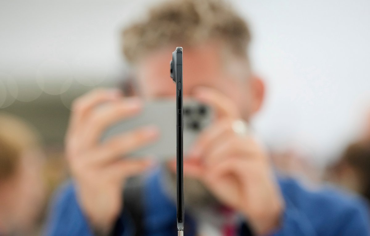 iPhone 17