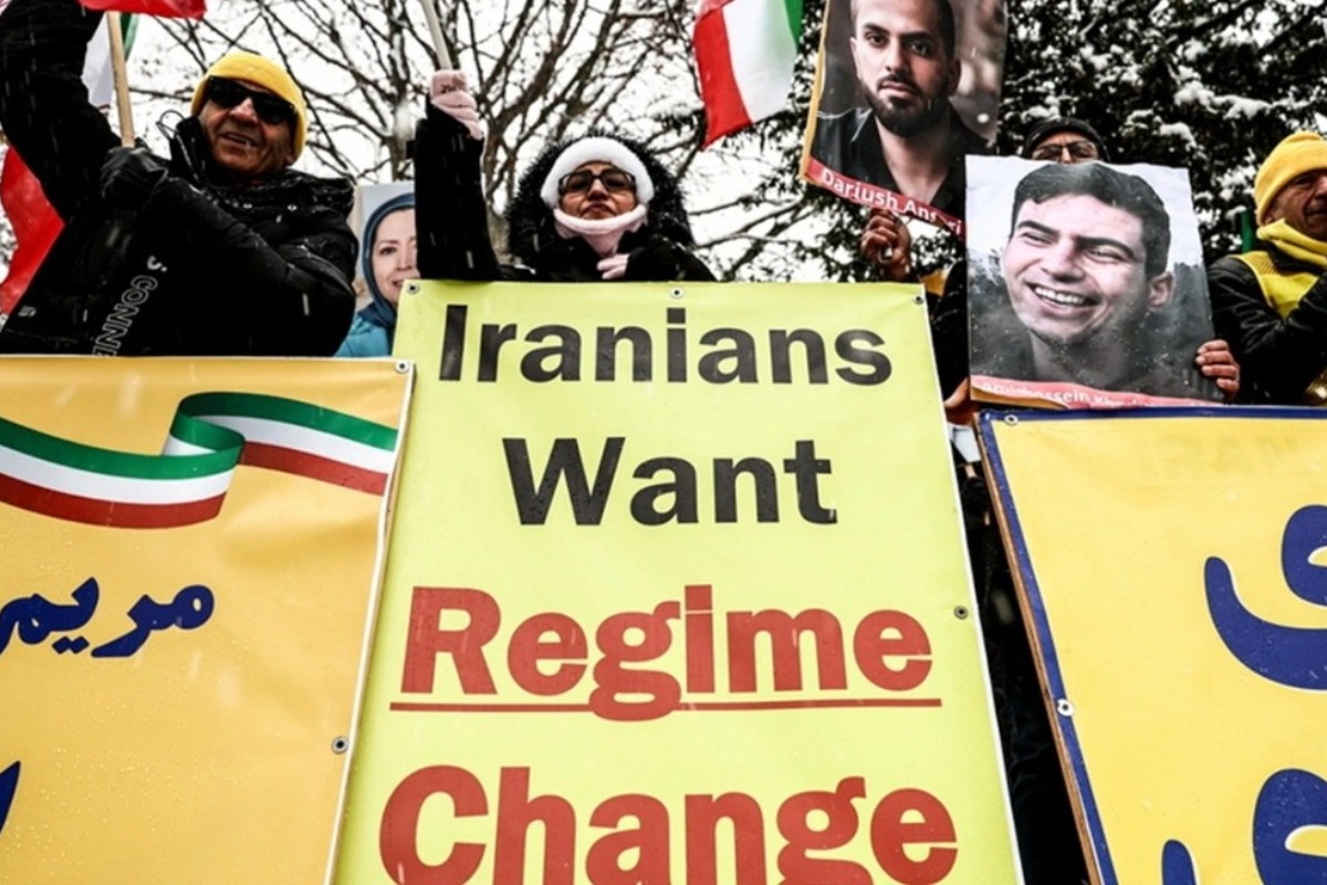 Εξέγερση κατά των μουλάδων στο Ιράν: Μεγάλες διαδηλώσεις - Xωρίς Ίντερνετ η χώρα - Τουλάχιστον 45 διαδηλωτές έχουν σκοτωθεί από την έναρξη των κινητοποιήσεων, λέει ΜΚΟ