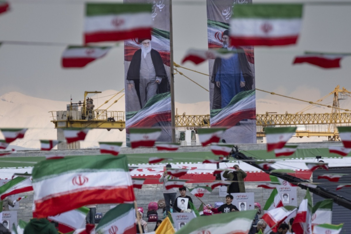 «Επτά εκατομμύρια Ιρανοί σας περιμένουμε έτοιμοι και οπλισμένοι» λέει η Τεχεράνη στις ΗΠΑ - «Θα πας στα βάθη της Κόλασης» απειλεί ο Ισραηλινός ΥΠΕΞ τον ηγέτη της Χεζμπολάχ