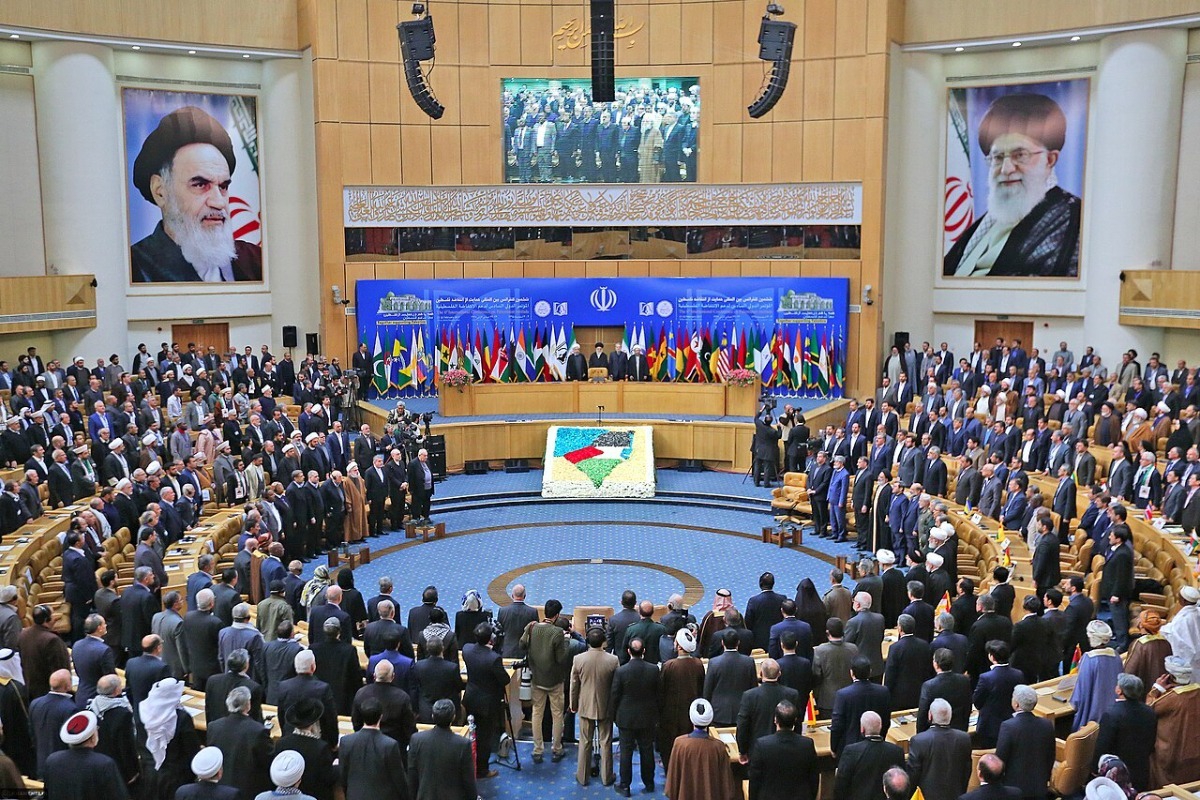 Γιατί το καθεστώς στο Ιράν αντέχει ακόμα;