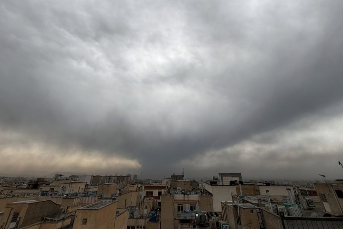 Ιράν: Ενεργοποιήθηκαν συστήματα αντιαεροπορικής άμυνας στην Τεχεράνη - Το ιρανικό πρακτορείο Mehr μεταδίδει ότι τα συστήματα αντιαεροπορικής άμυνας που «εμπλέκονται με εχθρικούς στόχους», ενεργοποιήθηκαν στην Τεχεράνη