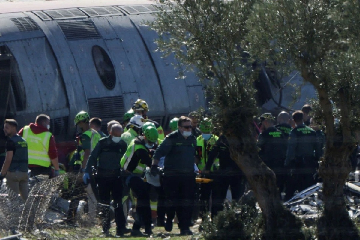 Σύγκρουση τρένων στην Ισπανία: Ανθρώπινο λάθος πίσω από τους 68 νεκρούς; Τι αποκαλύπτουν οι πρώτες έρευνες