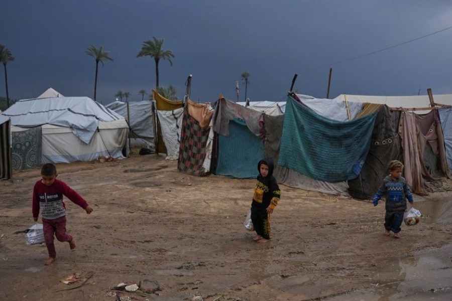 Ισραηλινοί συνέλαβαν νήπιο 21 μηνών στη Γάζα: Φέρει σημάδια βασανιστηρίων και εγκαύματα από τσιγάρο - Λεκέδες από αίμα στα ρούχα του