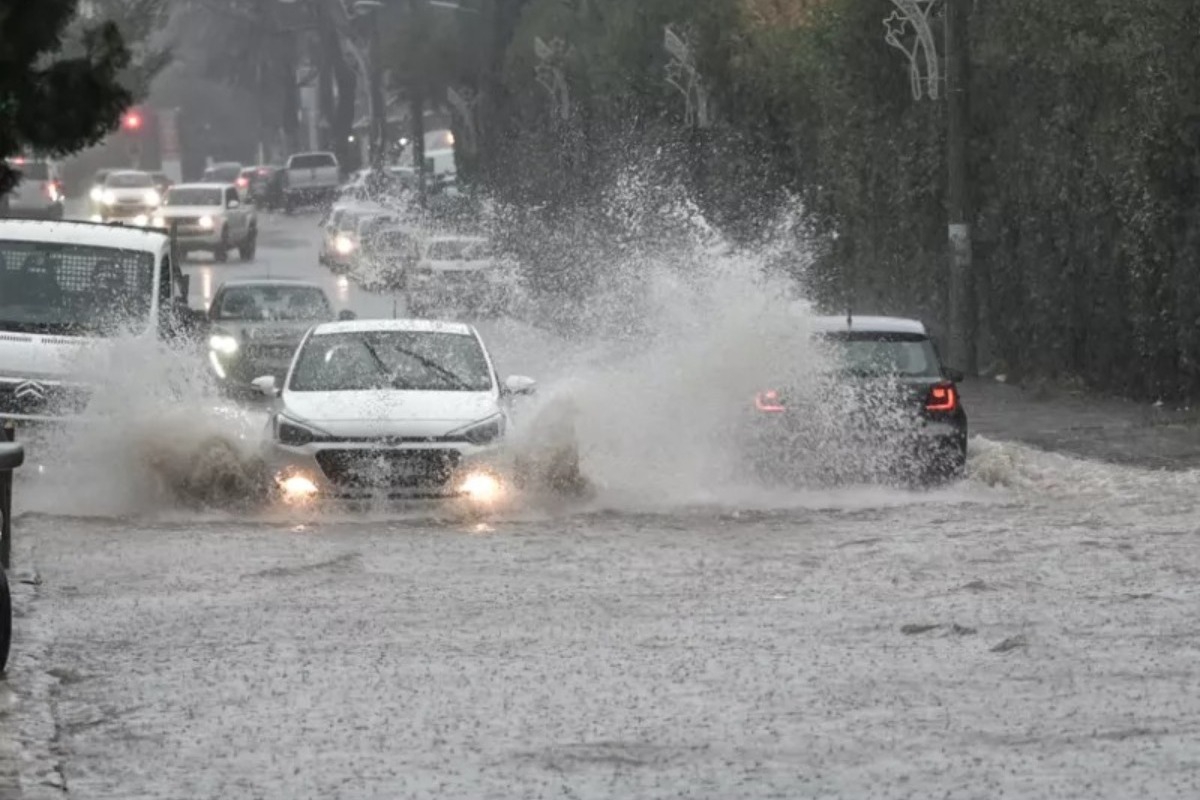 Έκτακτο δελτίο επιδείνωσης καιρού ‑ Πορτοκαλί προειδοποίηση και για την Αττική