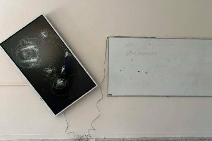 Καλαμάτα: Βάνδαλοι προκάλεσαν σοβαρές ζημιές σε ΕΠΑΛ – Είχε μόλις ανακαινιστεί - Το σχολικό συγκρότημα είχε υποβληθεί το καλοκαίρι σε εκτεταμένες παρεμβάσεις, με το τοπικό μέσο να αναφέρει ότι η ανακαίνιση έγινε μέσω του προγράμματ