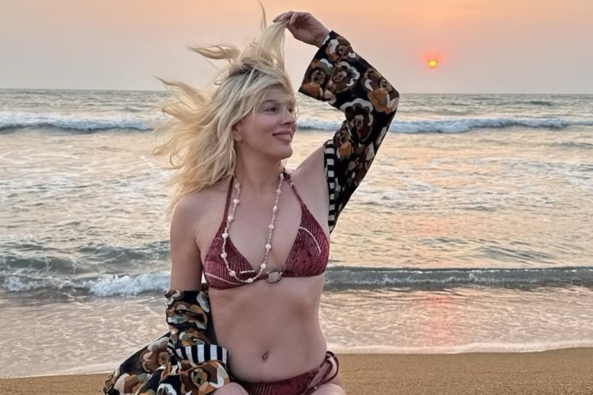 Σμαράγδα Καρύδη: Οι φωτογραφίες με μπικίνι και τα βίντεο από τον Ινδικό Ωκεανό