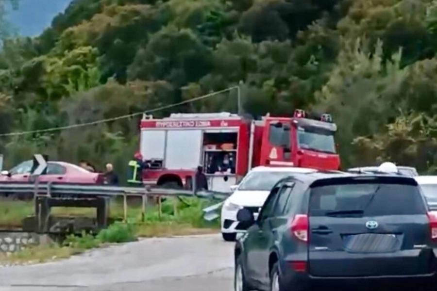 Τραγωδία στην Καβάλα: Νεκρό 3χρονο παιδί σε τροχαίο, ΙΧ συγκρούστηκε μετωπικά με ταξί - Οι πρώτες πληροφορίες αναφέρουν πως άλλα δύο άτομα έχουν τραυματιστεί από τη σφοδρή σύγκρουση