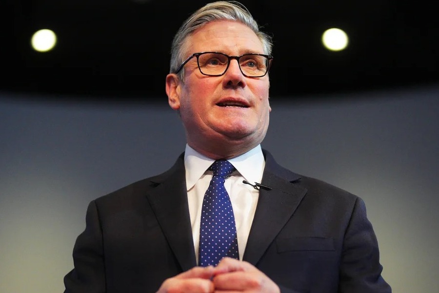 Η Βρετανία στέλνει στην Κύπρο αντιτορπιλικό και ελικόπτερα με δυνατότητες αντιμετώπισης drones - Όπως τόνισε ο Βρετανός πρωθυπουργός, το Ηνωμένο Βασίλειο «είναι πλήρως προσηλωμένο στην ασφάλεια της Κύπρου και του βρετανικού στρατιωτικού προσωπικού