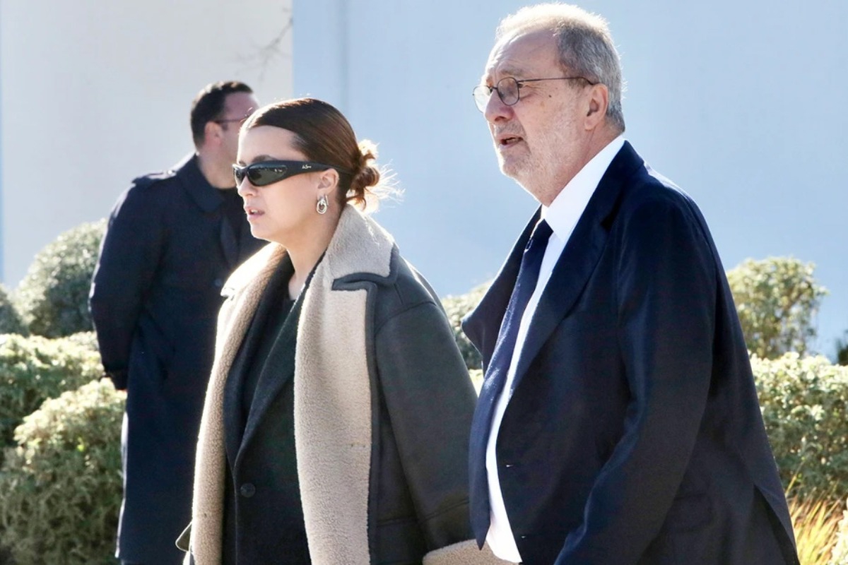 «Γιωργάρα, στο καλό»: Ο σπαρακτικός επικήδειος στην κηδεία Παπαδάκη από τον Στρατή Λιαρέλλη