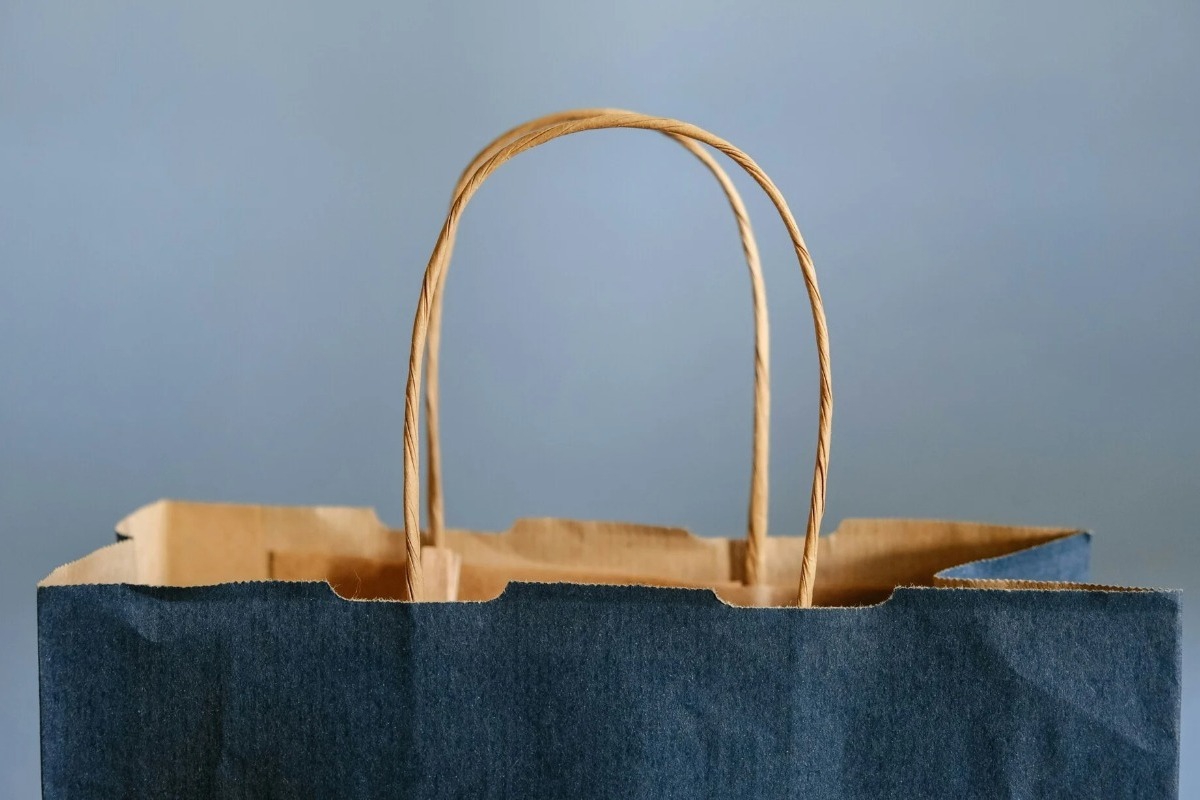 Ανοιχτά καταστήματα σήμερα Κυριακή: Τι ώρα κλείνουν