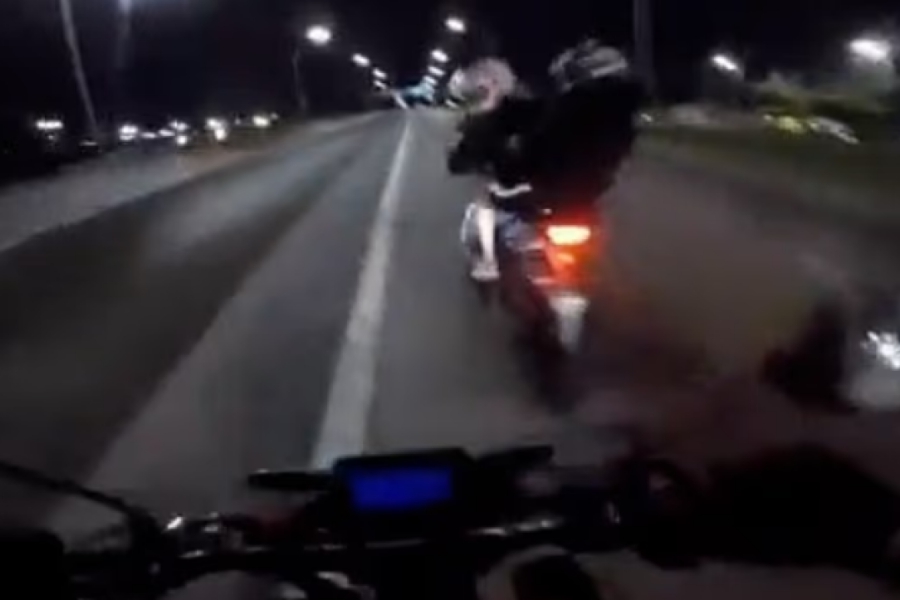 Απίστευτη κλοπή μηχανής στην Αργεντινή: Του πήραν το κλειδί εν κινήσει ενώ έτρεχε με 100χλμ./ώρα, δείτε βίντεο