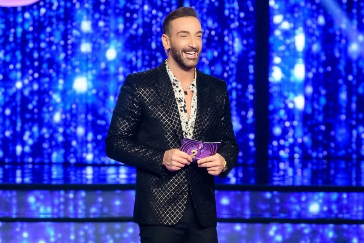 Το J2US επέστρεψε στο OPEN – Συγκινημένος ο Νίκος Κοκλώνης, απούσα η Μαρία Μπακοδήμου