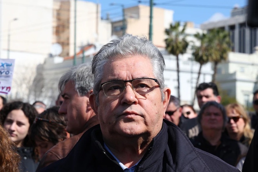 Κουτσούμπας: «Τουλάχιστον τα δύο από τα τέσσερα drones που καταρρίφθηκαν στην Κύπρο είχαν κατεύθυνση στη Σούδα» - «Το ξέρουμε», ανέφερε με βεβαιότητα ο γ.γ. του ΚΚΕ μιλώντας στους κοινοβουλευτικούς συντάκτες