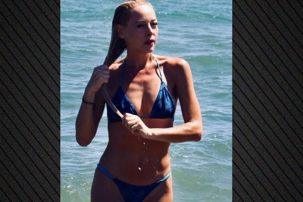 Η Φαίη Ξυλά πόζαρε με μαγιό στη θάλασσα, δείτε φωτογραφία