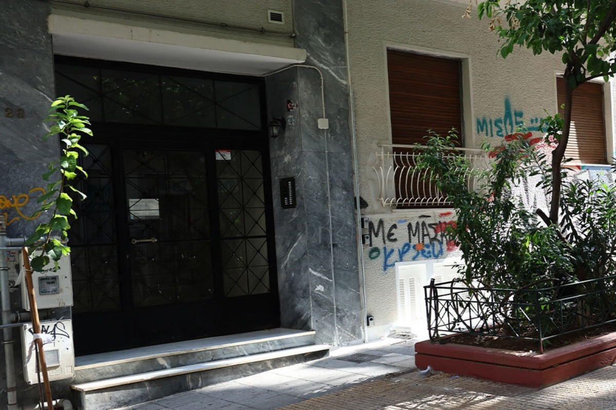 Με ένα μαχαίρι και αλλεπάλληλα χτυπήματα σκότωσαν το βρέφος στην Κυψέλη ‑ «Mόλις πέθανε ηρέμησε το σπίτι»