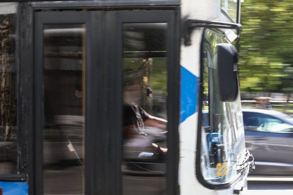 Υπουργείο Μεταφορών: 100 ευρώ το πρόστιμο για το εισιτήριο – Όσοι συλλαμβάνονται για γκράφιτι, θα τα καθαρίζουν οι ίδιοι