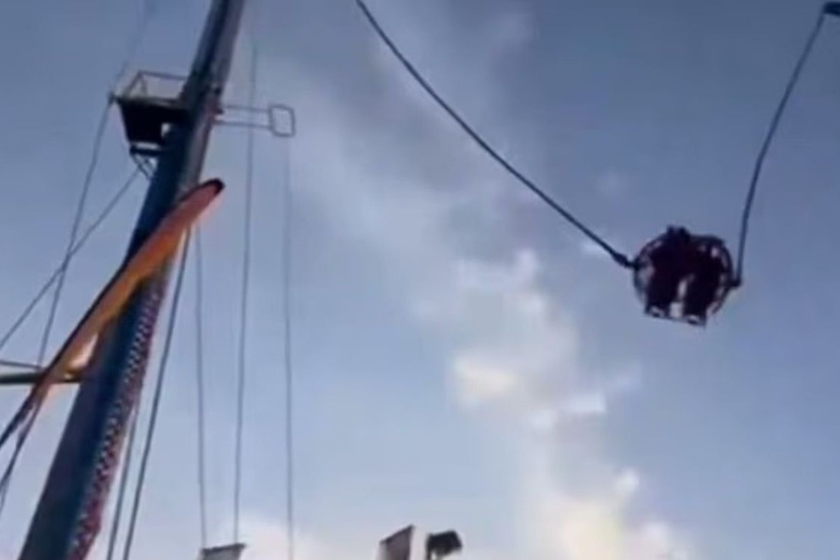 Τρόμος σε λούνα παρκ: Έσπασε το καλώδιο του Steel Max - Εκτοξεύτηκαν στον αέρα οι επιβάτες - Τέσσερα άτομα τραυματίστηκαν ελαφρά - Έρευνα για τα αίτια του ατυχήματος