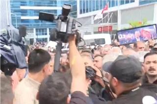 Τουρκία: Επέμβαση αστυνομίας στα κεντρικά γραφεία του CHP ‑ Επεισόδια οπαδών Οζέλ ‑ Κιλιτσντάρογλου