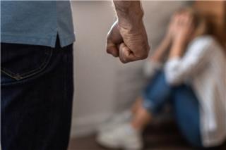 Απίστευτη υπόθεση στην Κρήτη: Ταξίδεψε από τη Γερμανία για να βρει την πρώην του και την ξυλοκόπησε