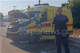 Τραγωδία στα Χανιά: Ασθενοφόρο ανατράπηκε μετά από σύγκρουση με ΙΧ στη λεωφόρο Μουρνιών